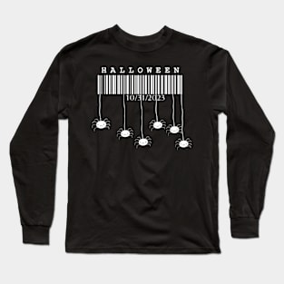 Halloween, white barcode with spiders on black background Long Sleeve T-Shirt